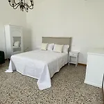 Lejlighed Residenza Stardust With Canal View Venedig