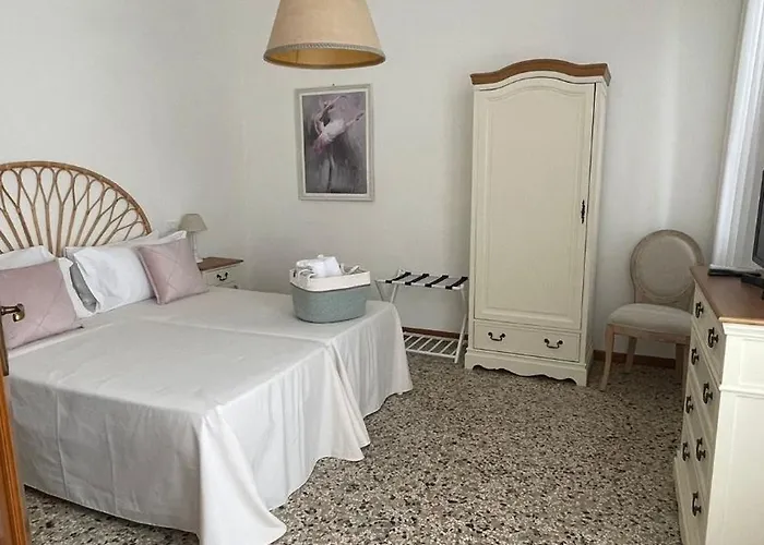 Residenza Stardust With Canal View