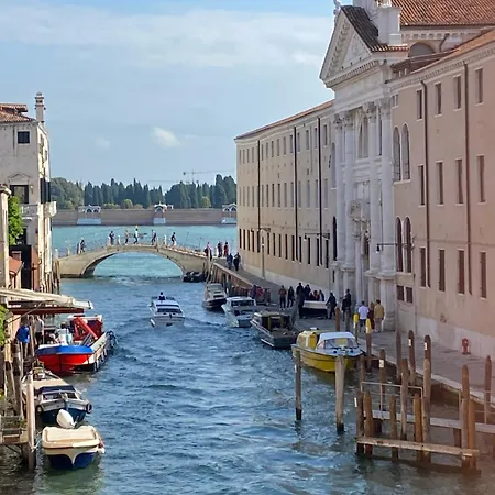 Residenza Stardust With Canal View