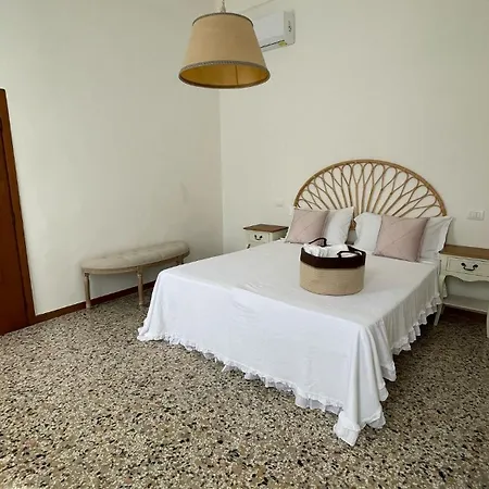 Residenza Stardust With Canal View