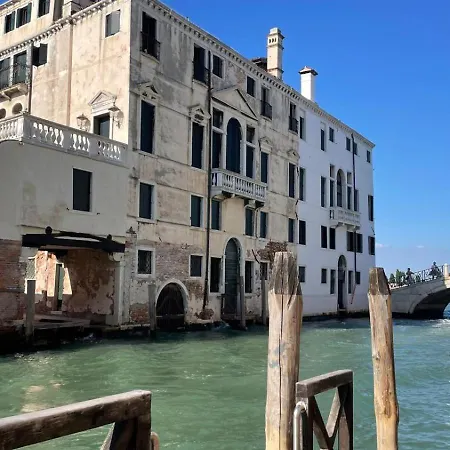 Daire Residenza Stardust With Canal View Venedik