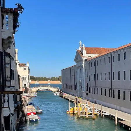Residenza Stardust With Canal View