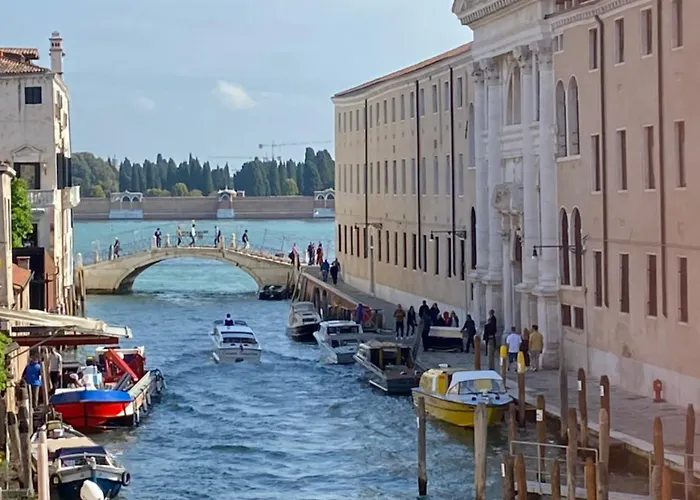 Residenza Stardust With Canal View
